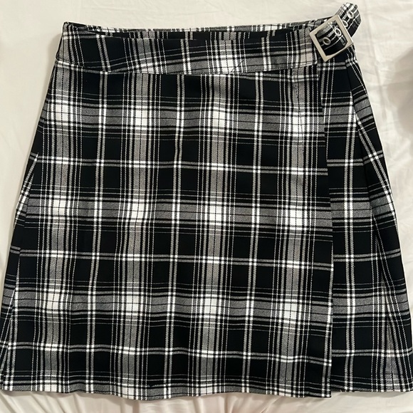 Brandy Melville Skirts Brandy Melville Wrap Skirt Black And White Poshmark